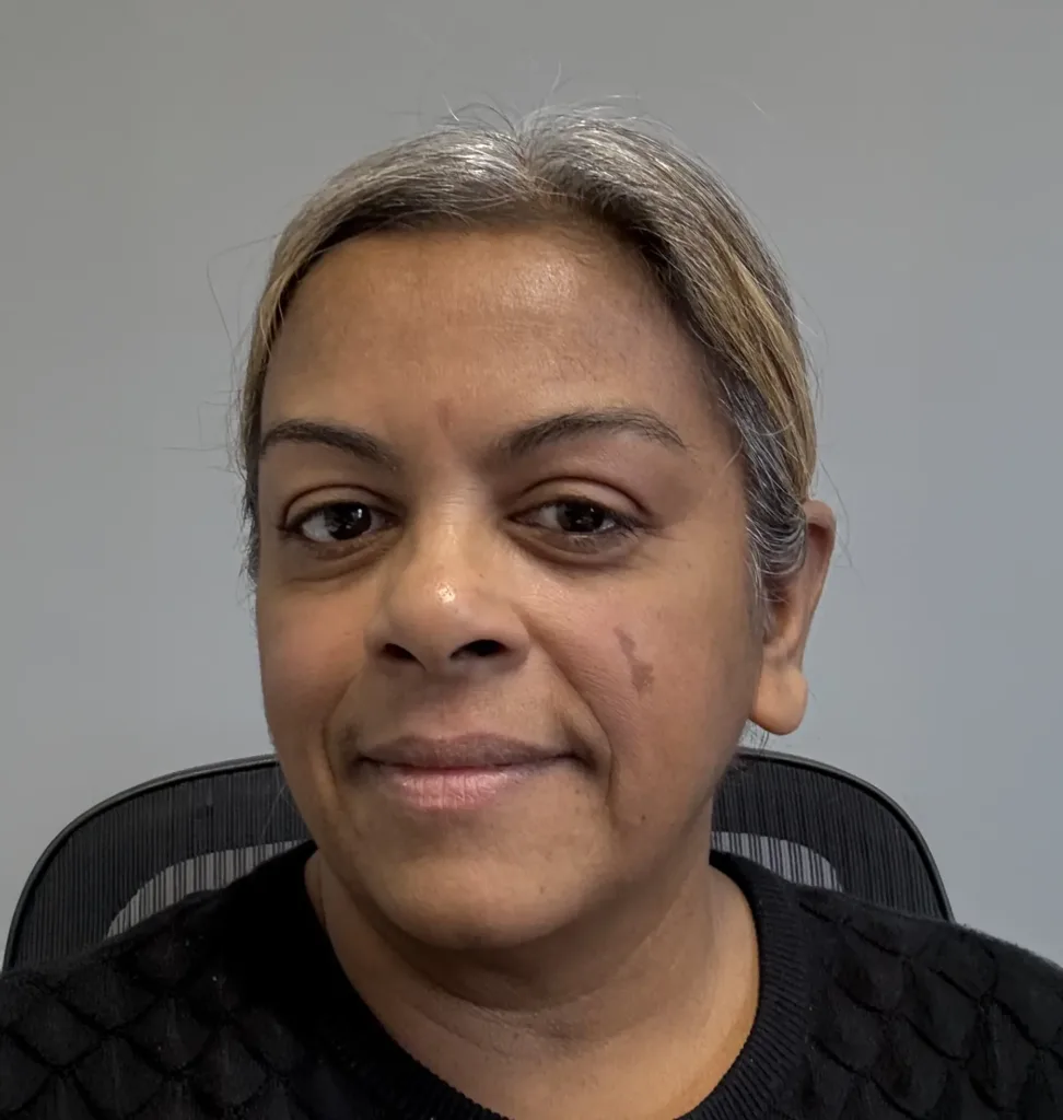 Headshot of Betsy Chaly