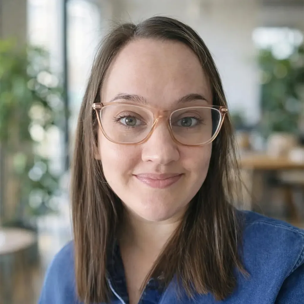Headshot of Moira Alie